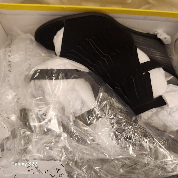 NWT Very Volatile Notion Black Suede Size 9, NIB - Picture 10 of 10